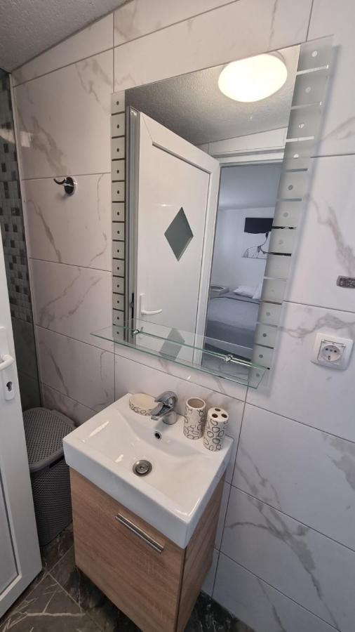 Apartments Albatross Novalja Eksteriør bilde