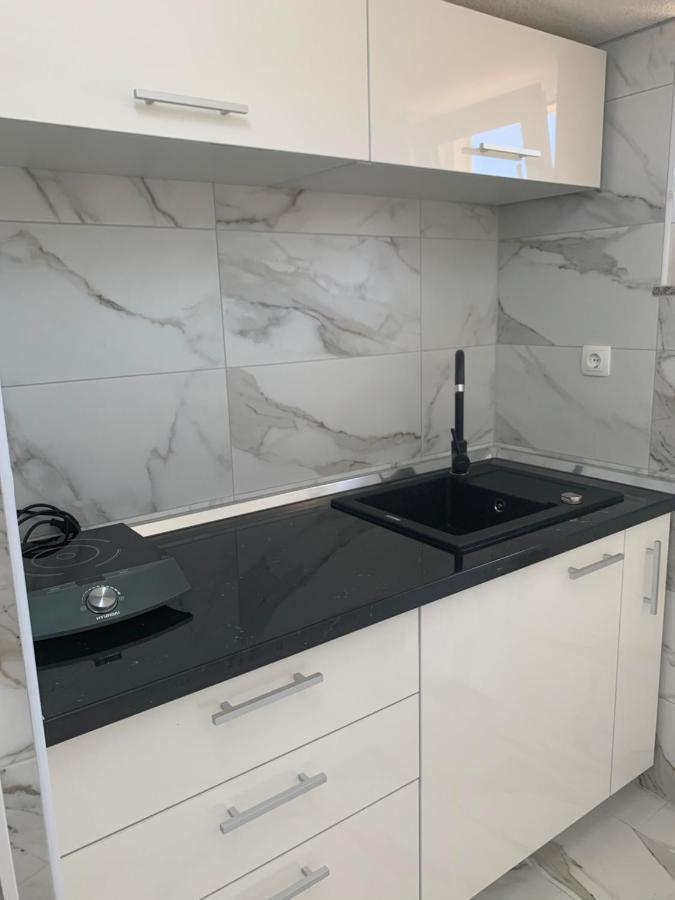 Apartments Albatross Novalja Eksteriør bilde